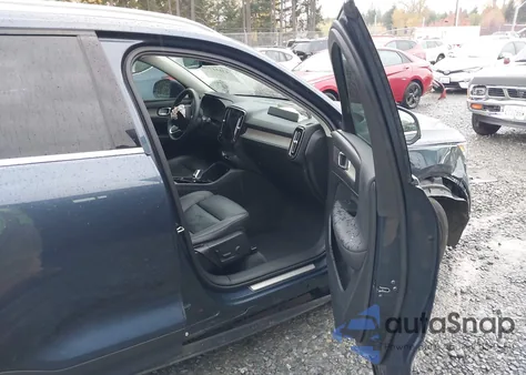 2019 Volvo Xc40 T5 Inscription из США, поврежденный, VIN YV4162UL8K2111354